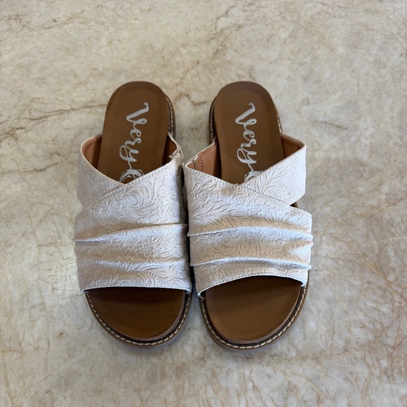 Very G Jolene Tooled Sandal - Picture 1 of 5